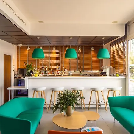 Riva Art & 4* Ментона
