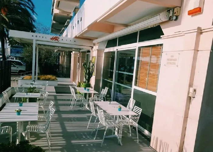 ホテル Riva Art & マントン