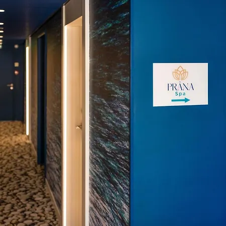 فندق Riva Art & 4*