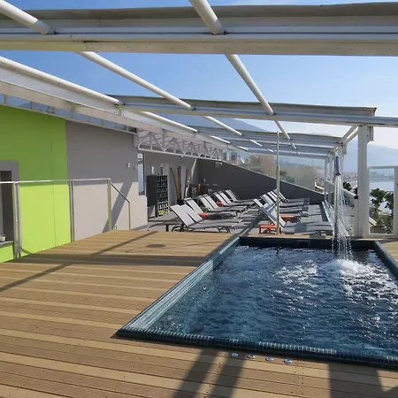 Riva Art & 4*