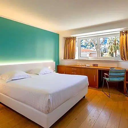 Riva Art & 4* Menton